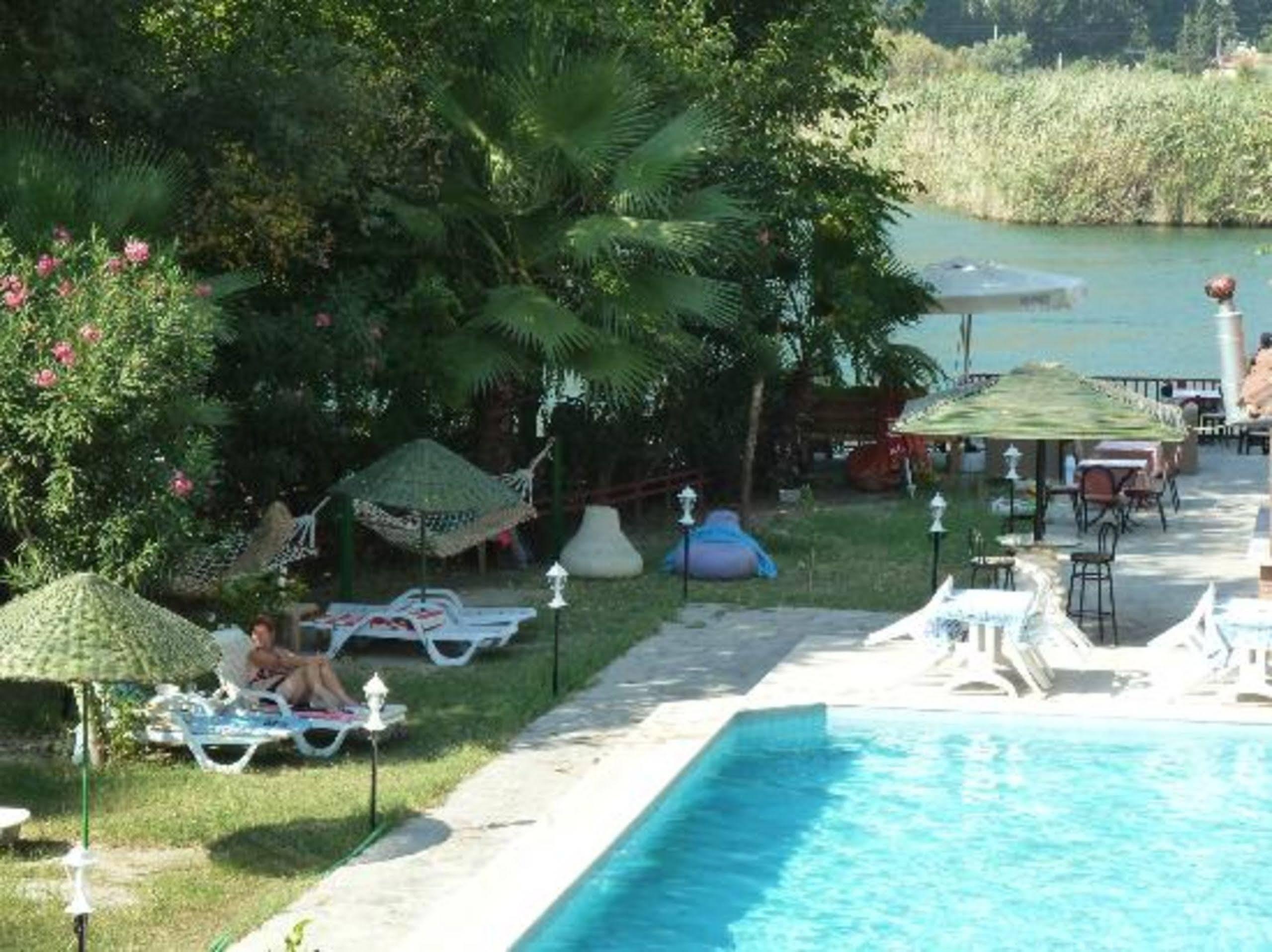 Holiday Hotel Dalyan Extérieur photo